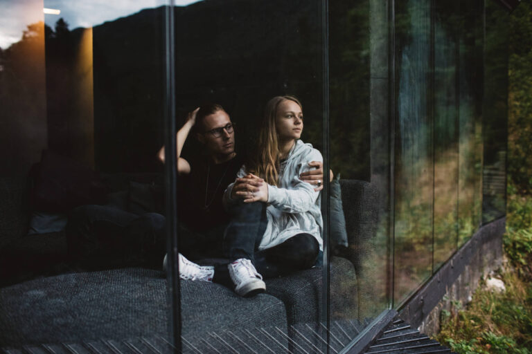 Denmark Opens its Arms to Ukrainians & Trying to Send Syrian Refugees Home