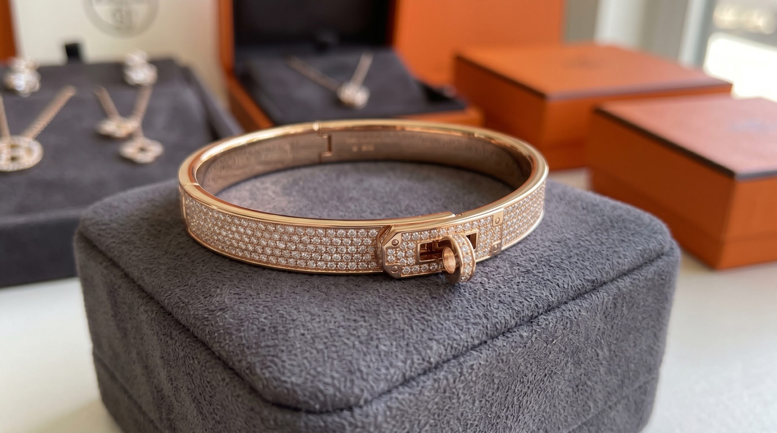 Hermès 18k Rose Gold Kelly bracelet with diamonds